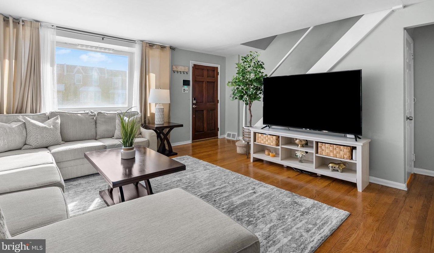 11728 Millbrook Rd, Philadelphia PA 19154-3618 exterior