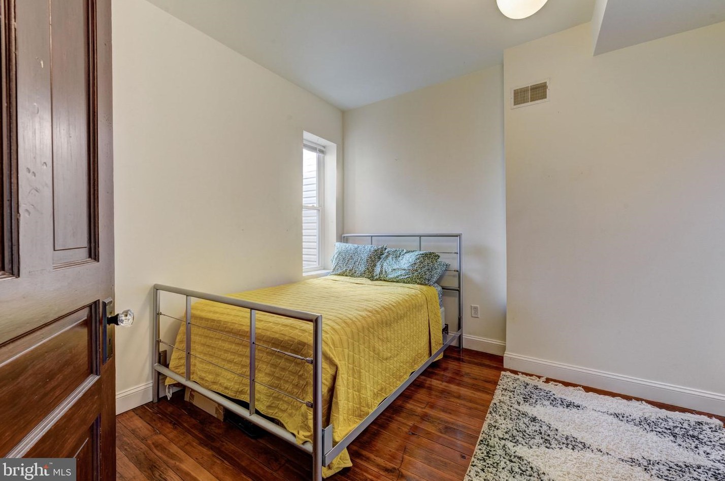 1244 Bonsall St, Philadelphia PA  19146-4137 exterior