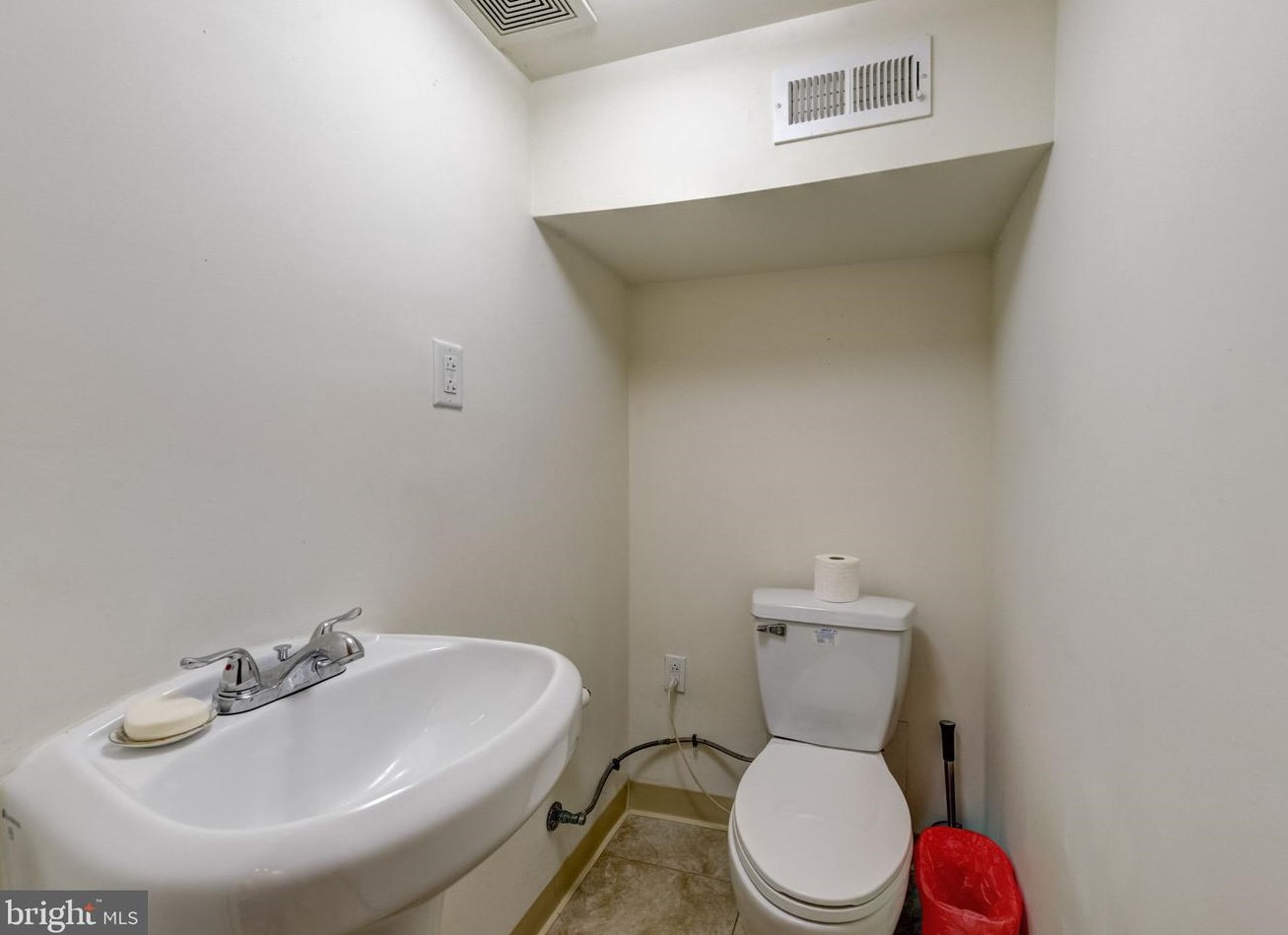 1244 Bonsall St, Philadelphia PA  19146-4137 exterior