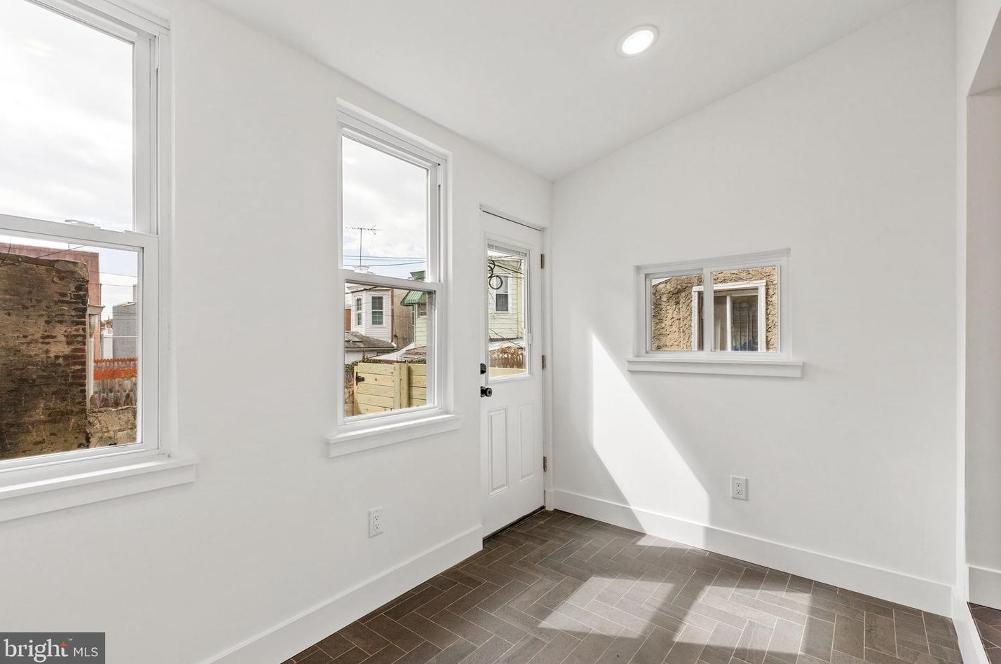2726 Poplar St, Philadelphia PA  19130-1224 exterior