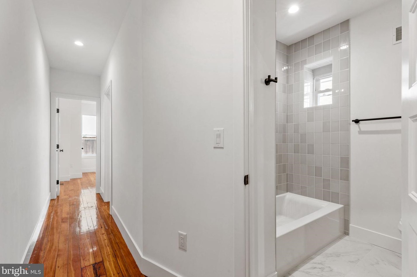 2726 Poplar St, Philadelphia PA  19130-1224 exterior