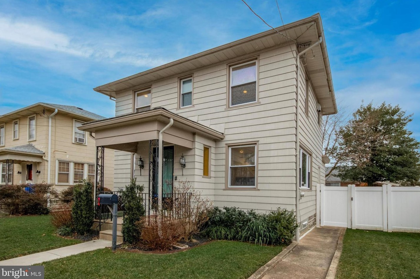 623 Summit Ave, Philadelphia PA  19128-2982 exterior