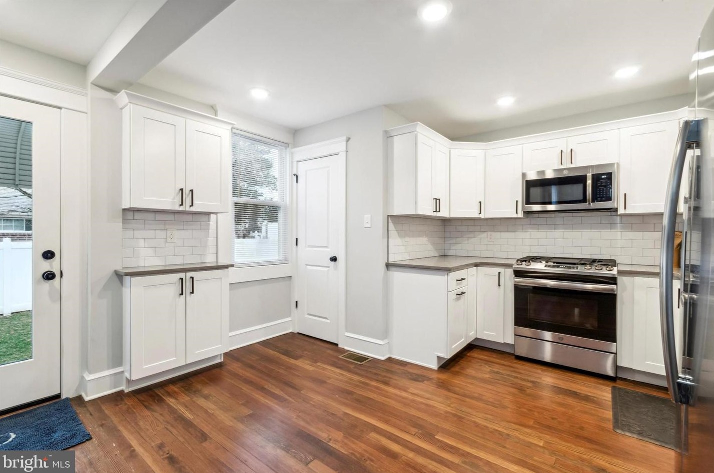 623 Summit Ave, Philadelphia PA  19128-2982 exterior