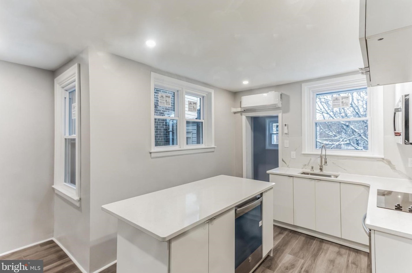 180 Sparks St, Philadelphia PA 19120-1420 exterior