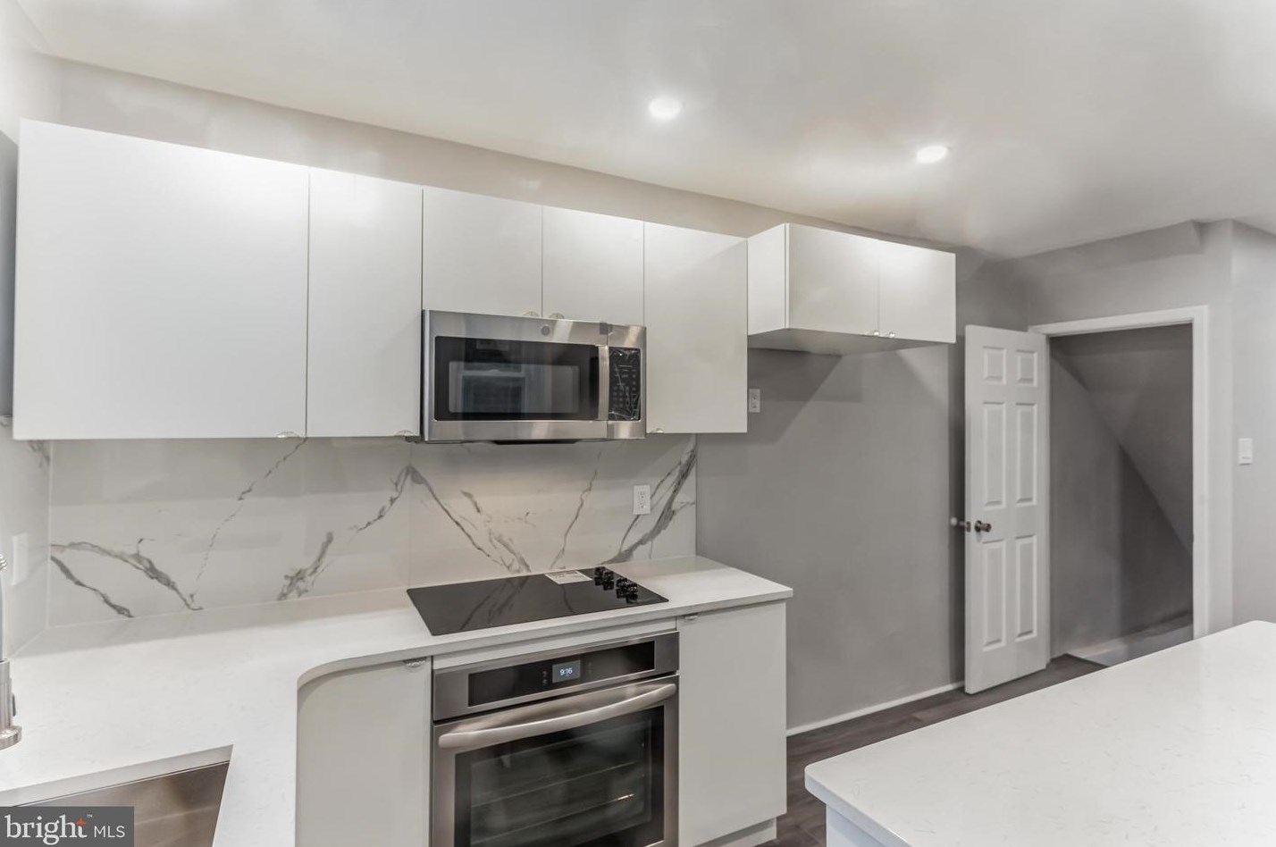 180 Sparks St, Philadelphia PA 19120-1420 exterior