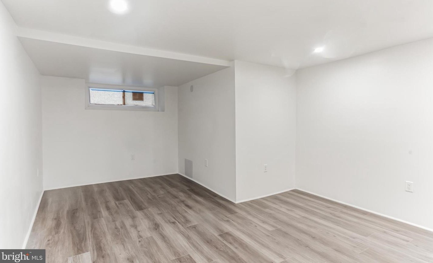 180 Sparks St, Philadelphia PA 19120-1420 exterior