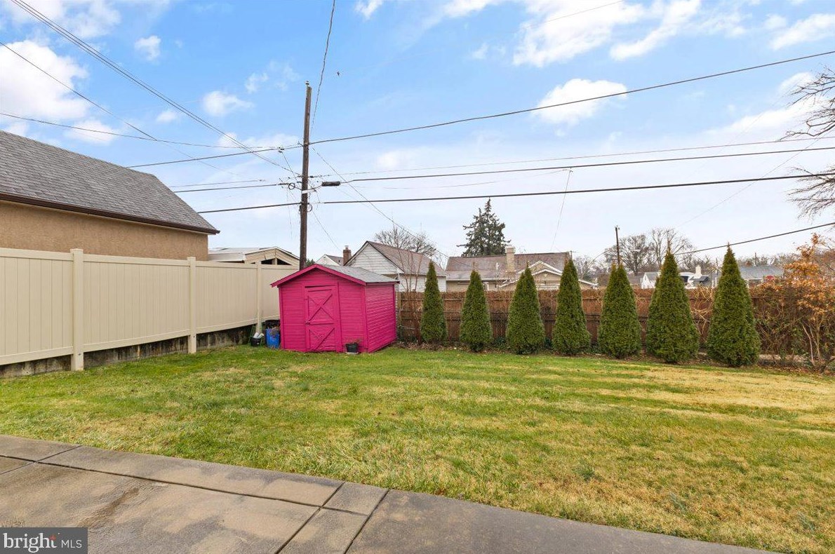 660 Rennard St, Philadelphia PA  19116-2823 exterior