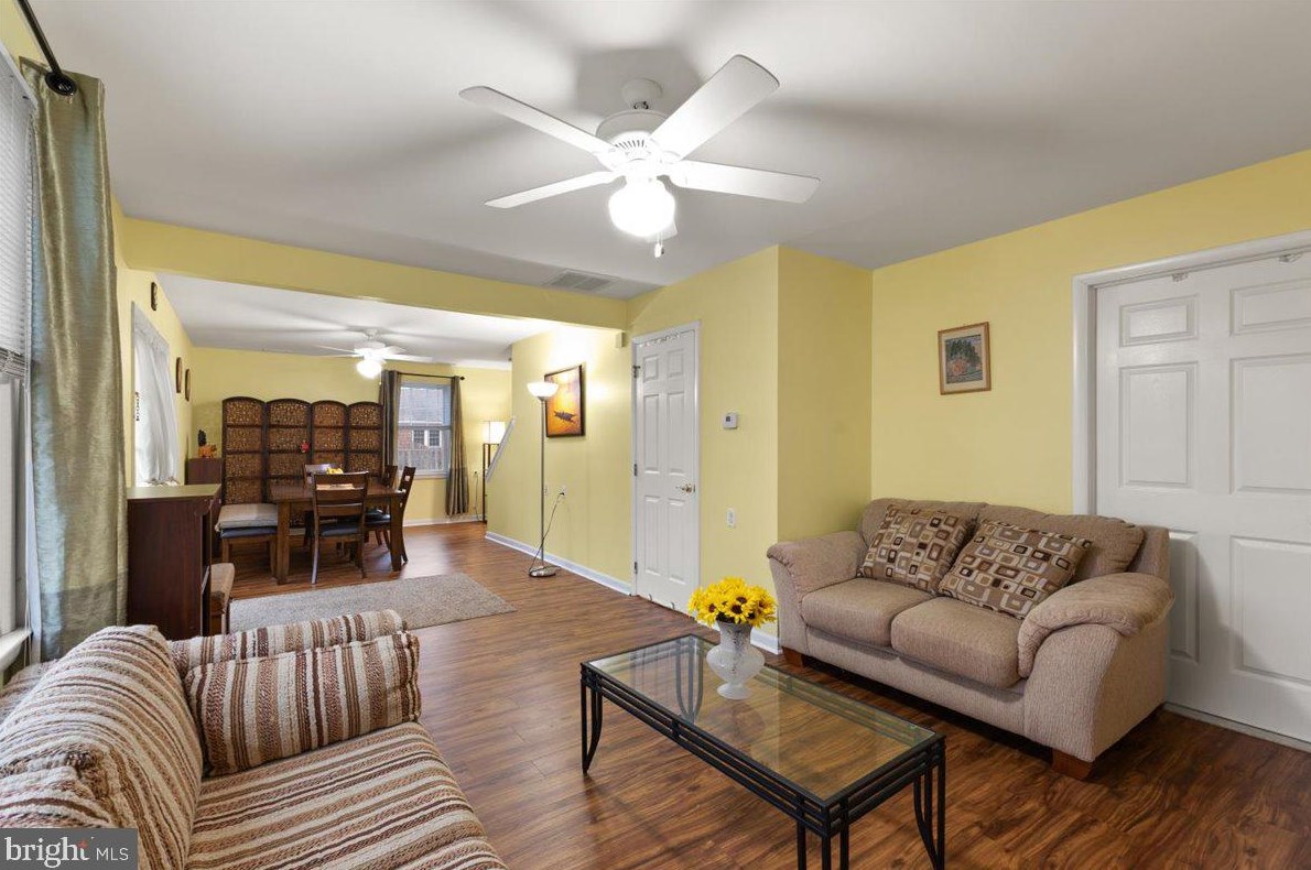 660 Rennard St, Philadelphia PA  19116-2823 exterior