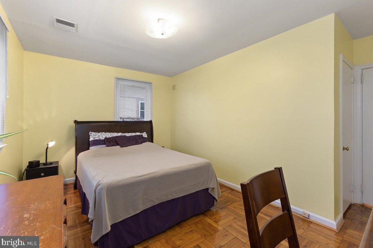 660 Rennard St, Philadelphia PA  19116-2823 exterior