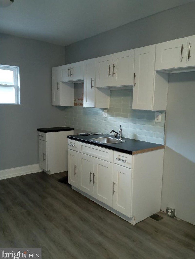 2902 Dewey St, Philadelphia PA  19142-3408 exterior