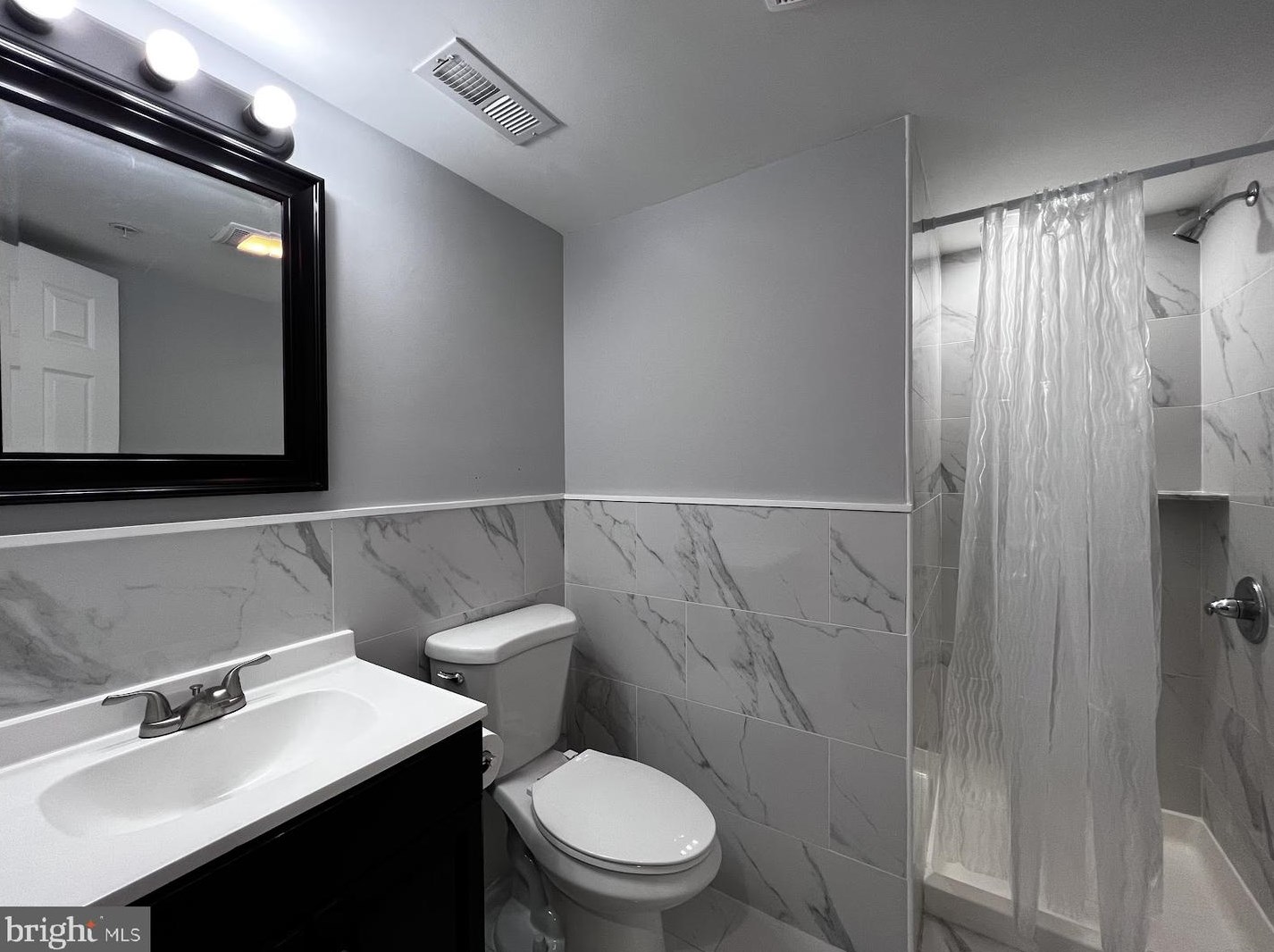 530 Preston St, Philadelphia PA 19104-1563 exterior