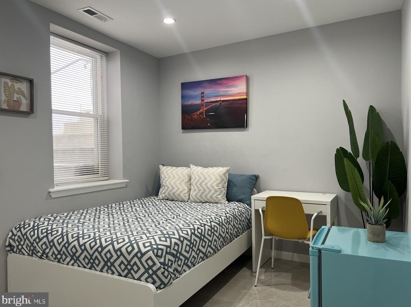 530 Preston St, Philadelphia PA 19104-1563 exterior