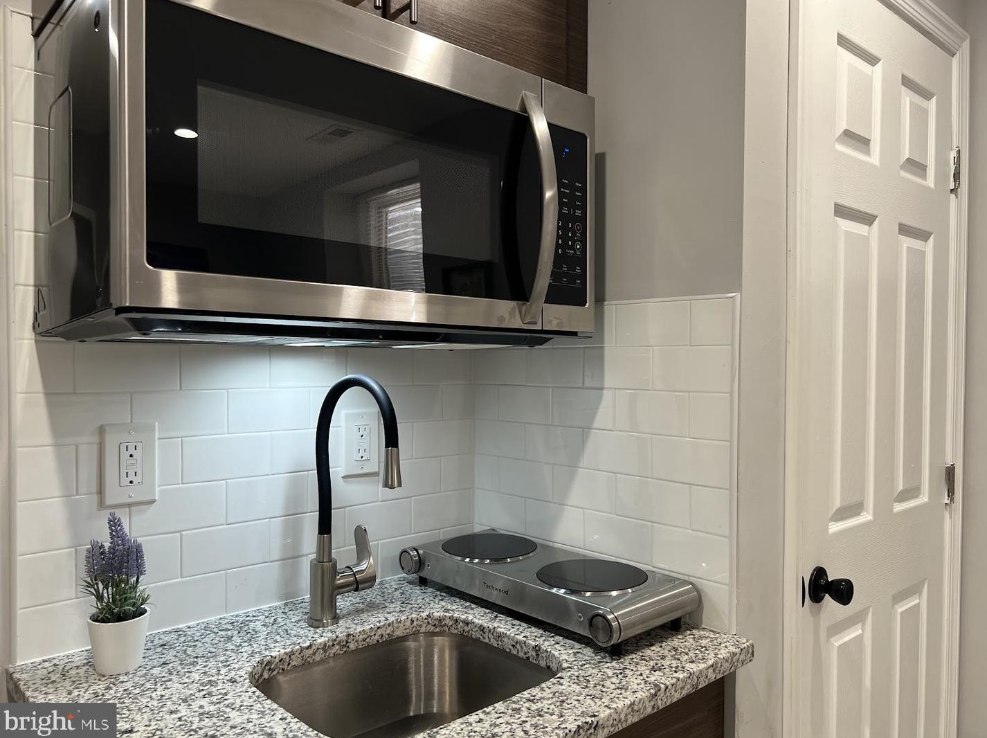 530 Preston St, Philadelphia PA 19104-1563 exterior