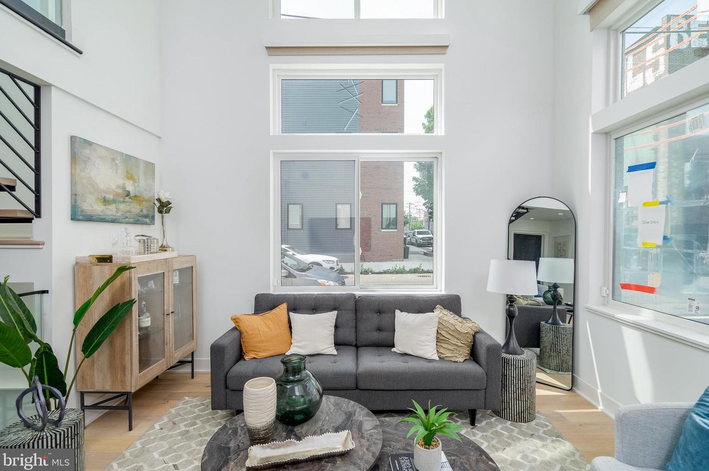 2614 Hagert St, Philadelphia PA  19125-1209 exterior