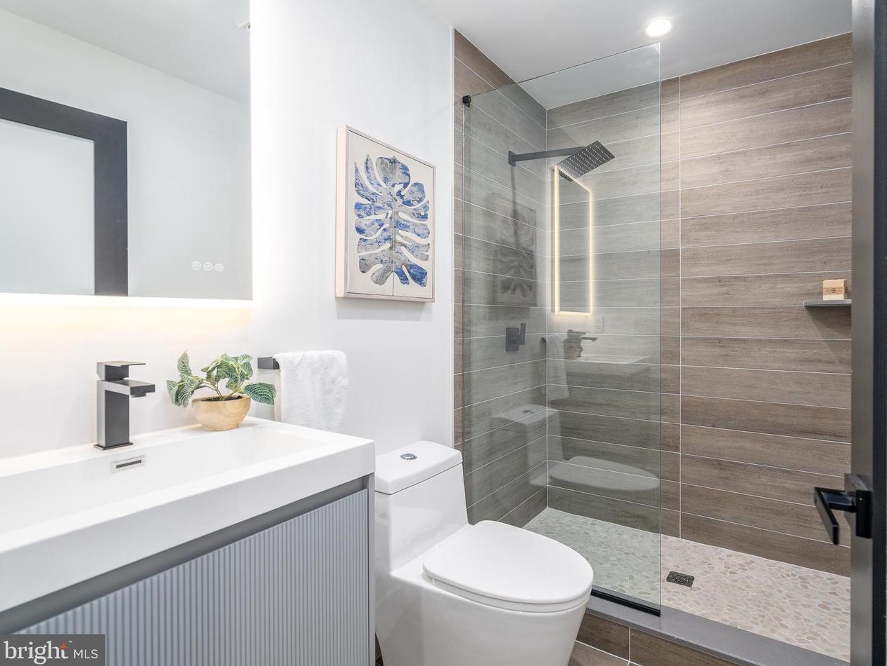 2614 Hagert St, Philadelphia PA  19125-1209 exterior