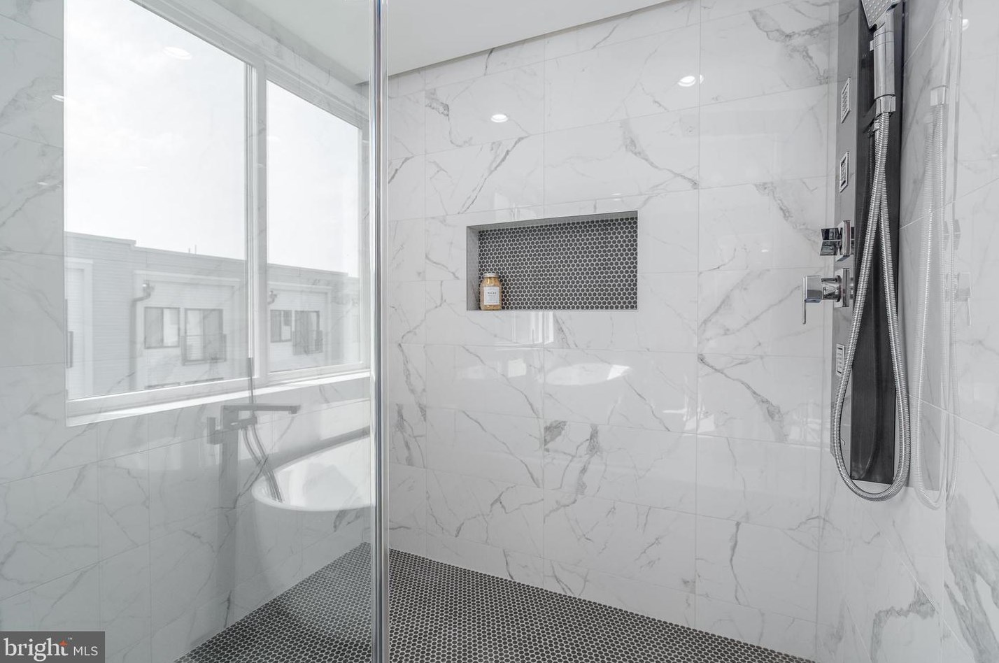 2614 Hagert St, Philadelphia PA  19125-1209 exterior