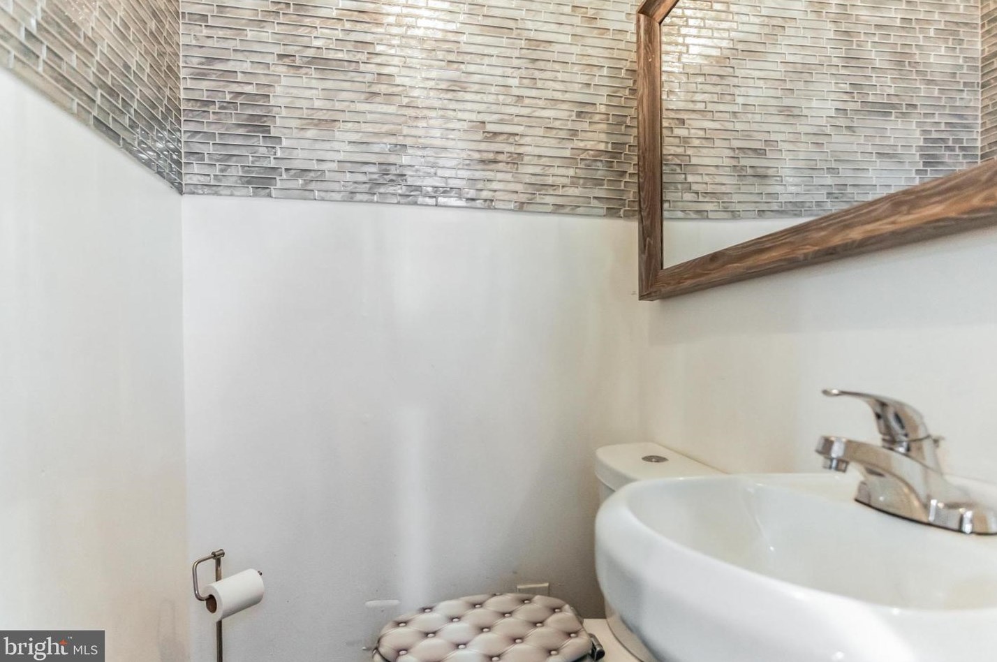 1724 Snyder Ave, Philadelphia PA 19148-2314 exterior