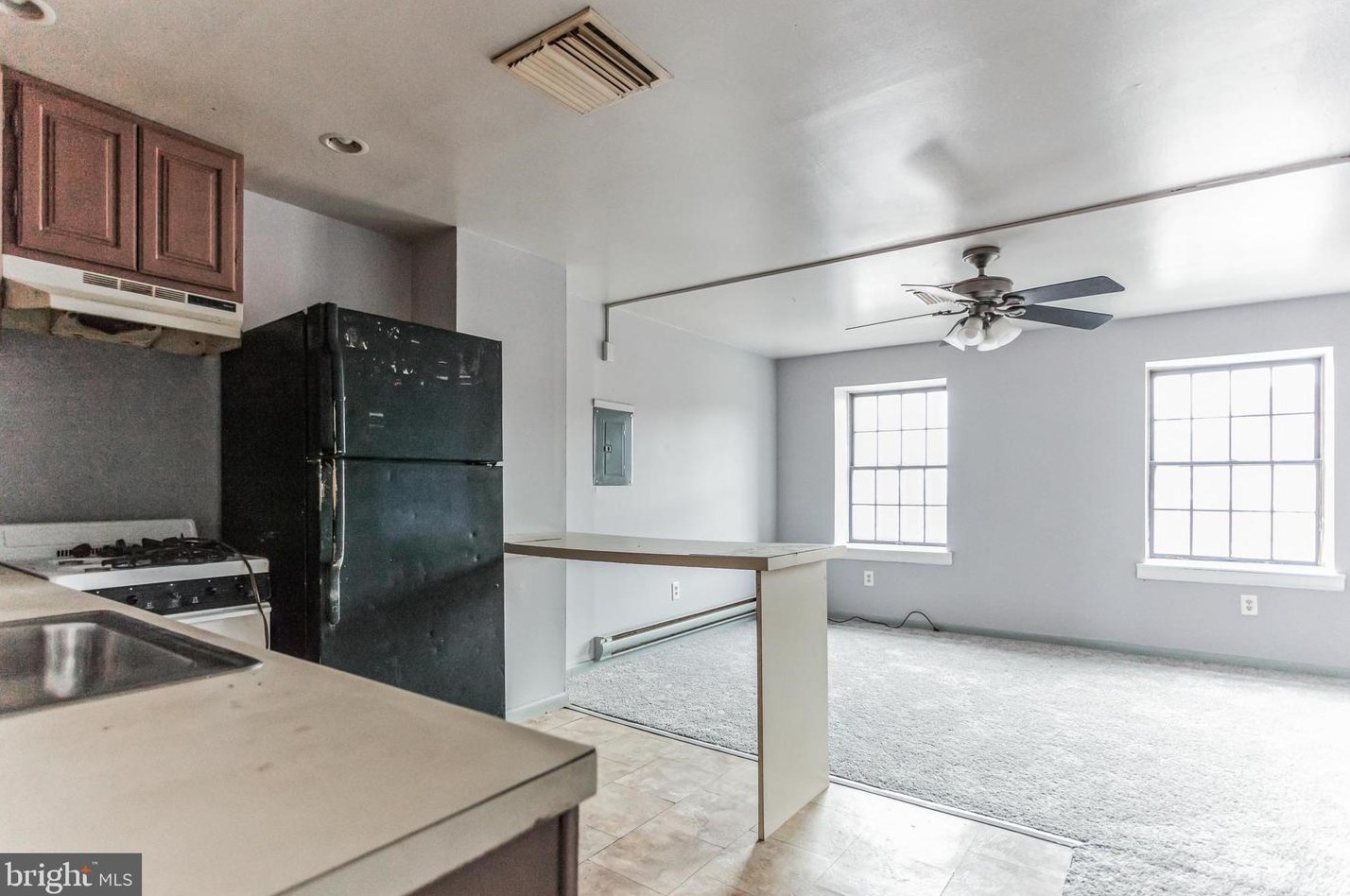 1724 Snyder Ave, Philadelphia PA 19148-2314 exterior