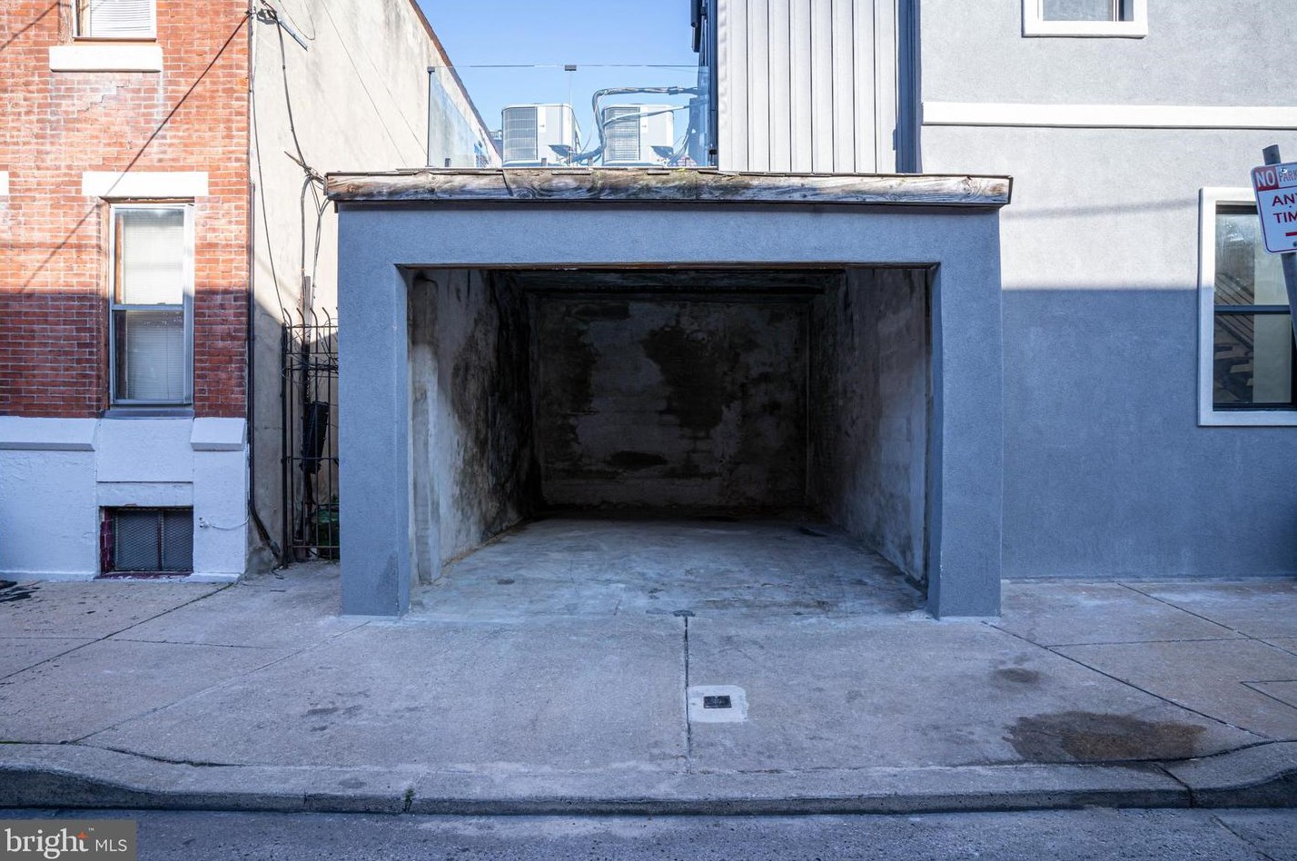 1815 Moore St, Philadelphia PA  19145-2144 exterior