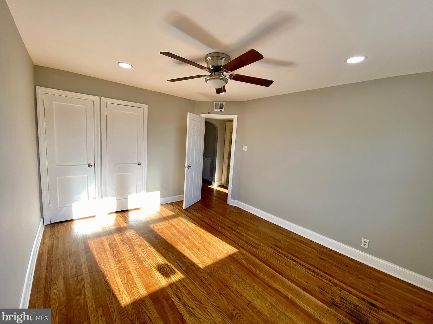 6320 Gardenia St, Philadelphia PA  19144-1602 exterior