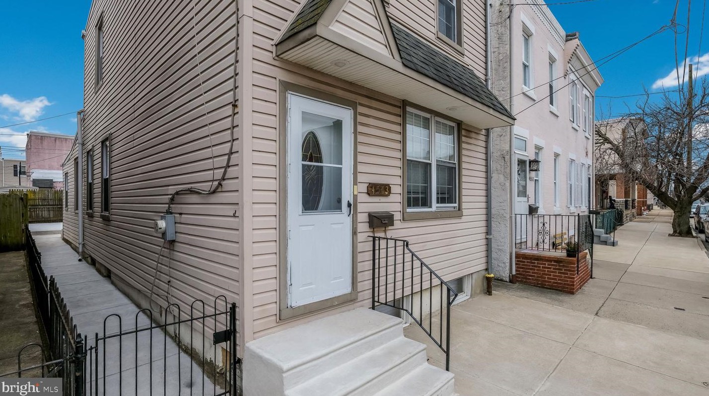 4553 Almond St, Philadelphia PA  19137-1715 exterior