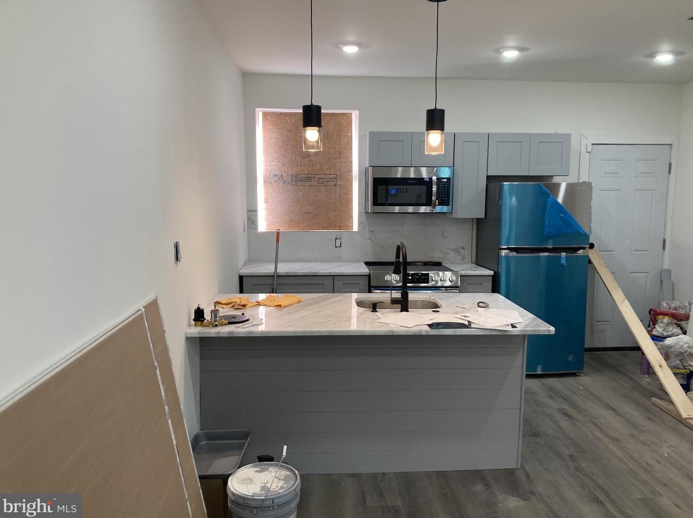 6104 Glenmore Ave, Philadelphia PA  19142-3206 exterior