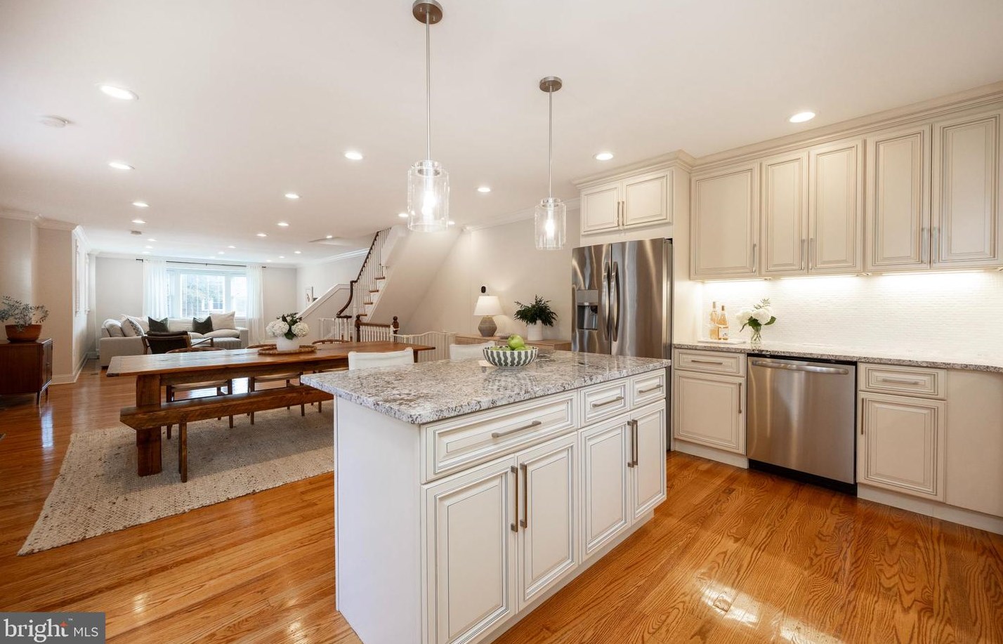 1207 Barringer St, Philadelphia PA  19119-3942 exterior