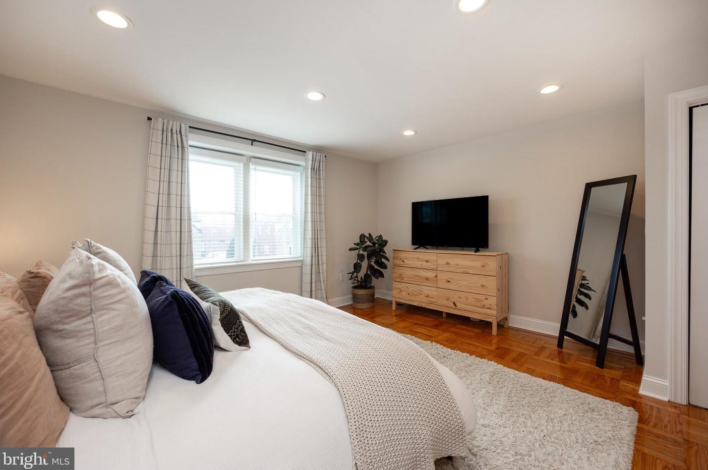 1207 Barringer St, Philadelphia PA  19119-3942 exterior