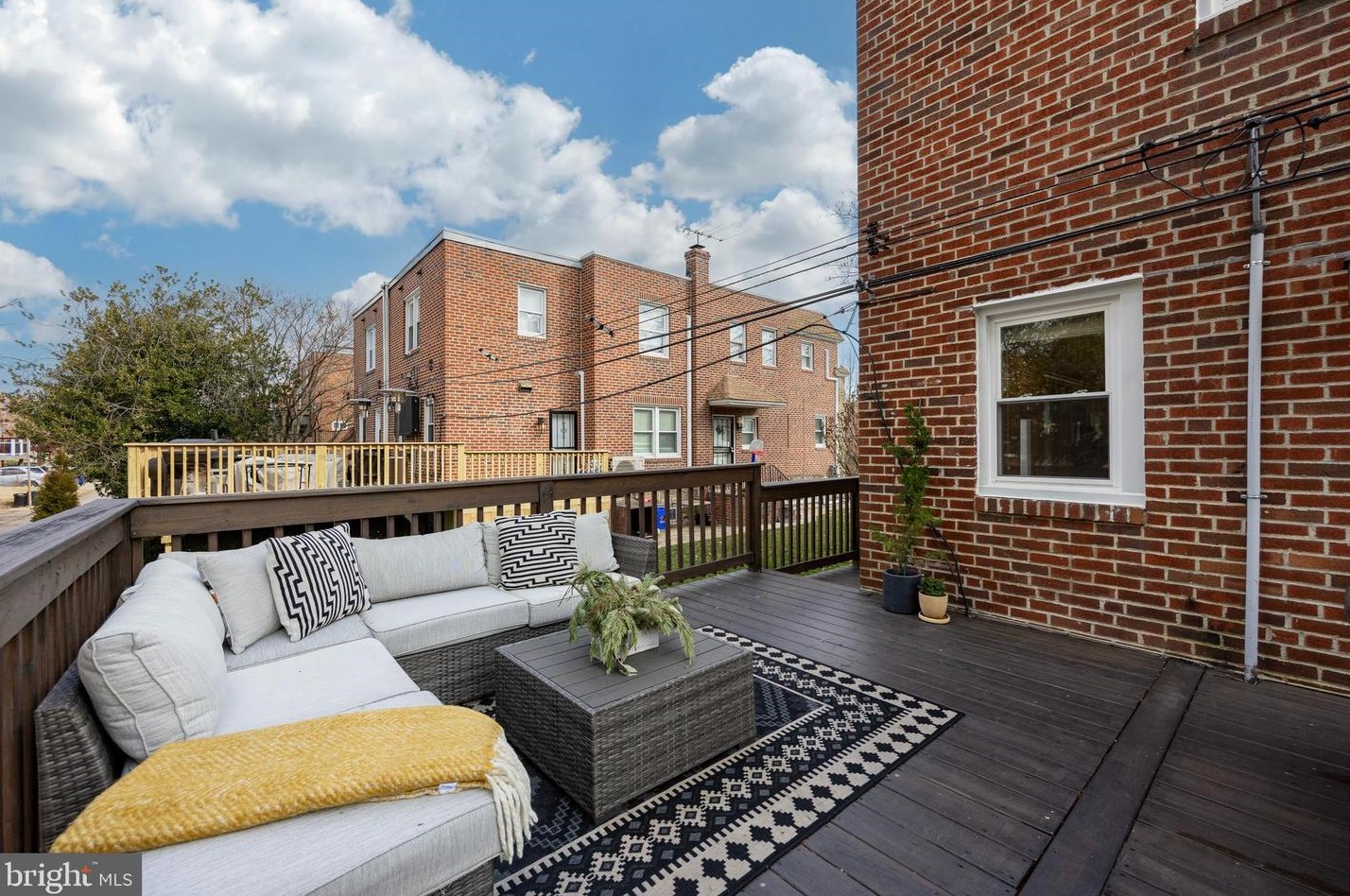 1207 Barringer St, Philadelphia PA  19119-3942 exterior