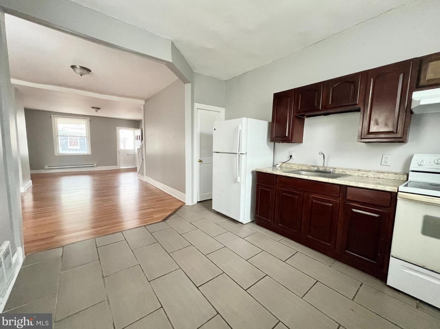2024 Wilmot St, Philadelphia PA  19124-3408 exterior
