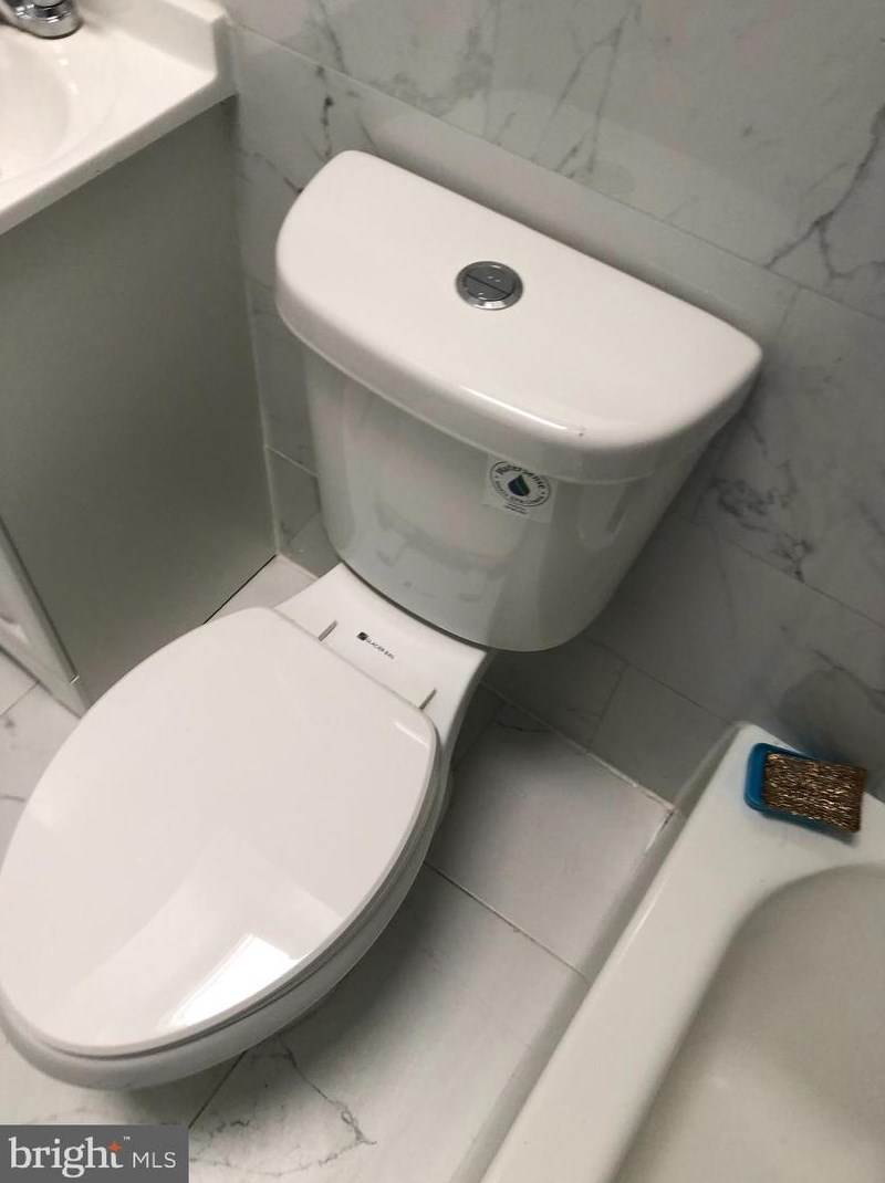 10925 Modena Dr, Philadelphia PA  19154-3917 exterior