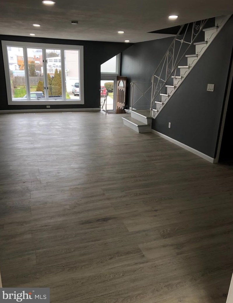 10925 Modena Dr, Philadelphia PA  19154-3917 exterior