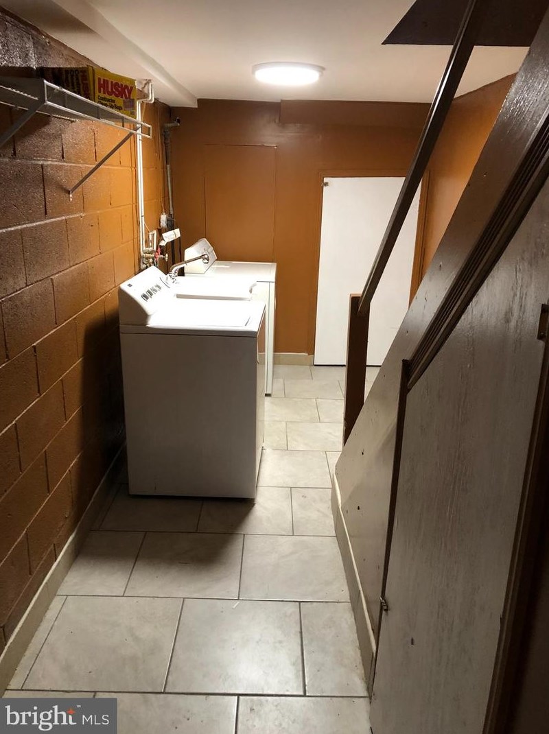 10925 Modena Dr, Philadelphia PA  19154-3917 exterior