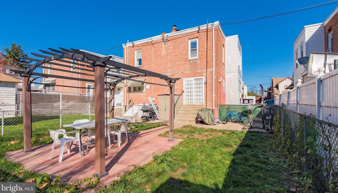 540 Kerper St, Philadelphia PA  19111-4602 exterior