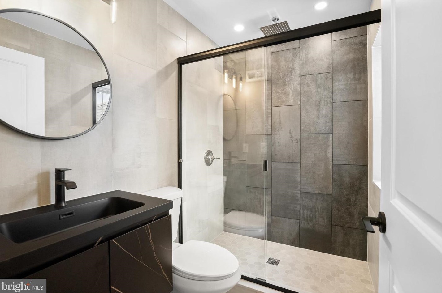 128 Mifflin St, Philadelphia PA 19148-1612 exterior