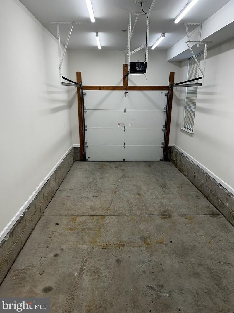 21 Brewerytown Ct, Philadelphia PA 19121-4431 exterior