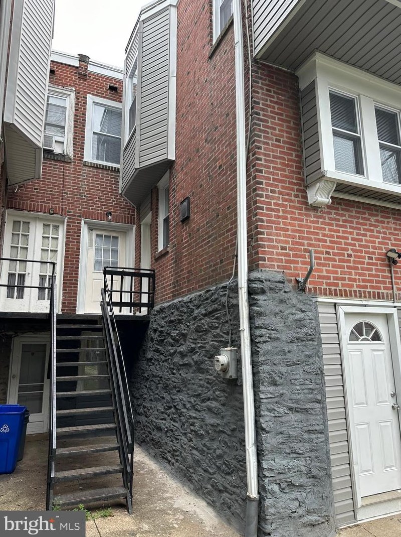 7030 Ogontz Ave, Philadelphia PA  19138-2014 exterior