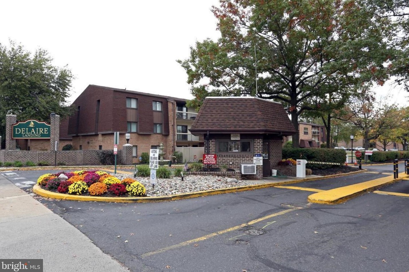 44304 Delaire Landing Rd, Philadelphia PA  19114-5315 exterior