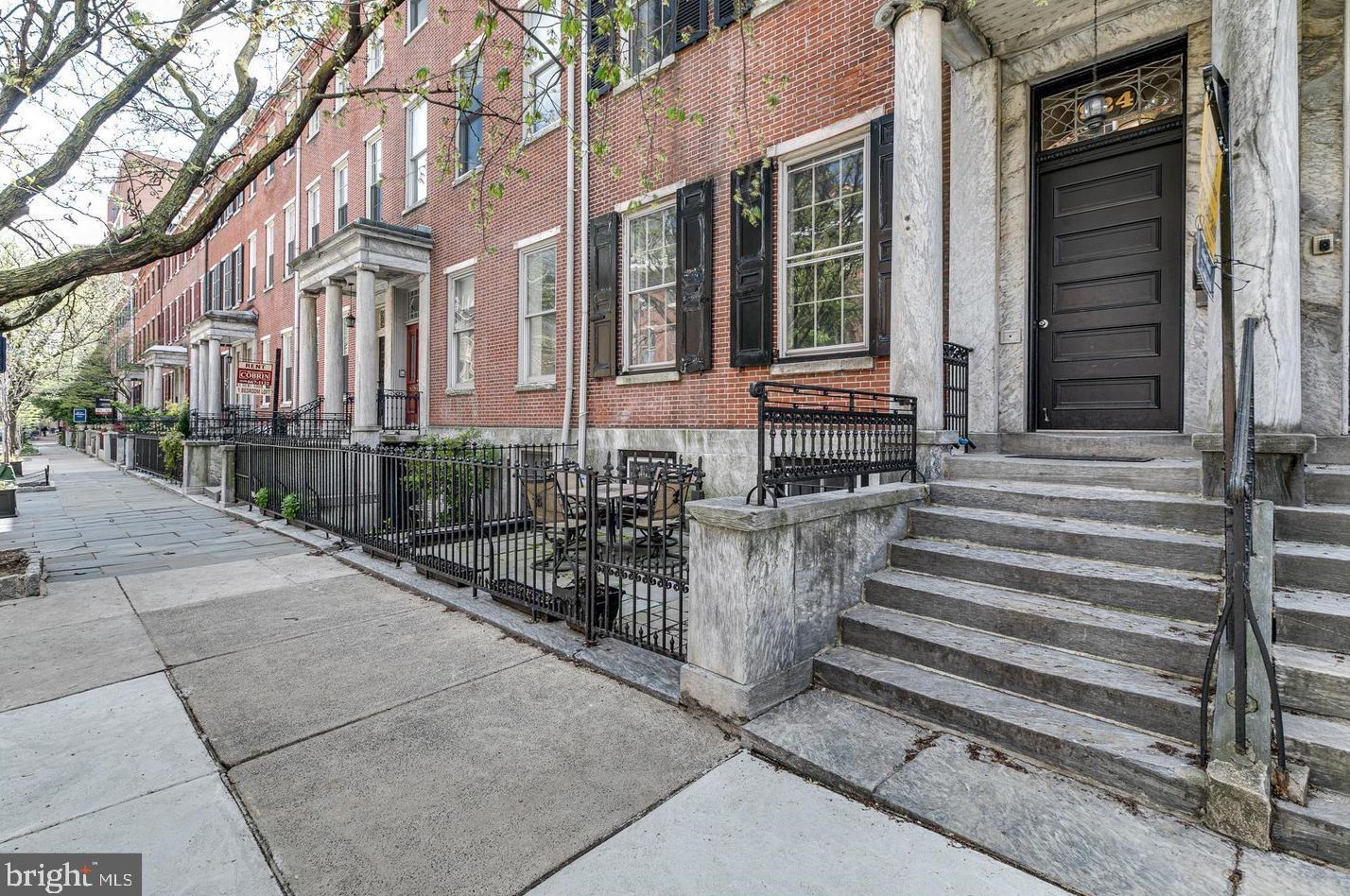 924 Spruce St, Philadelphia PA  19107-6168 exterior