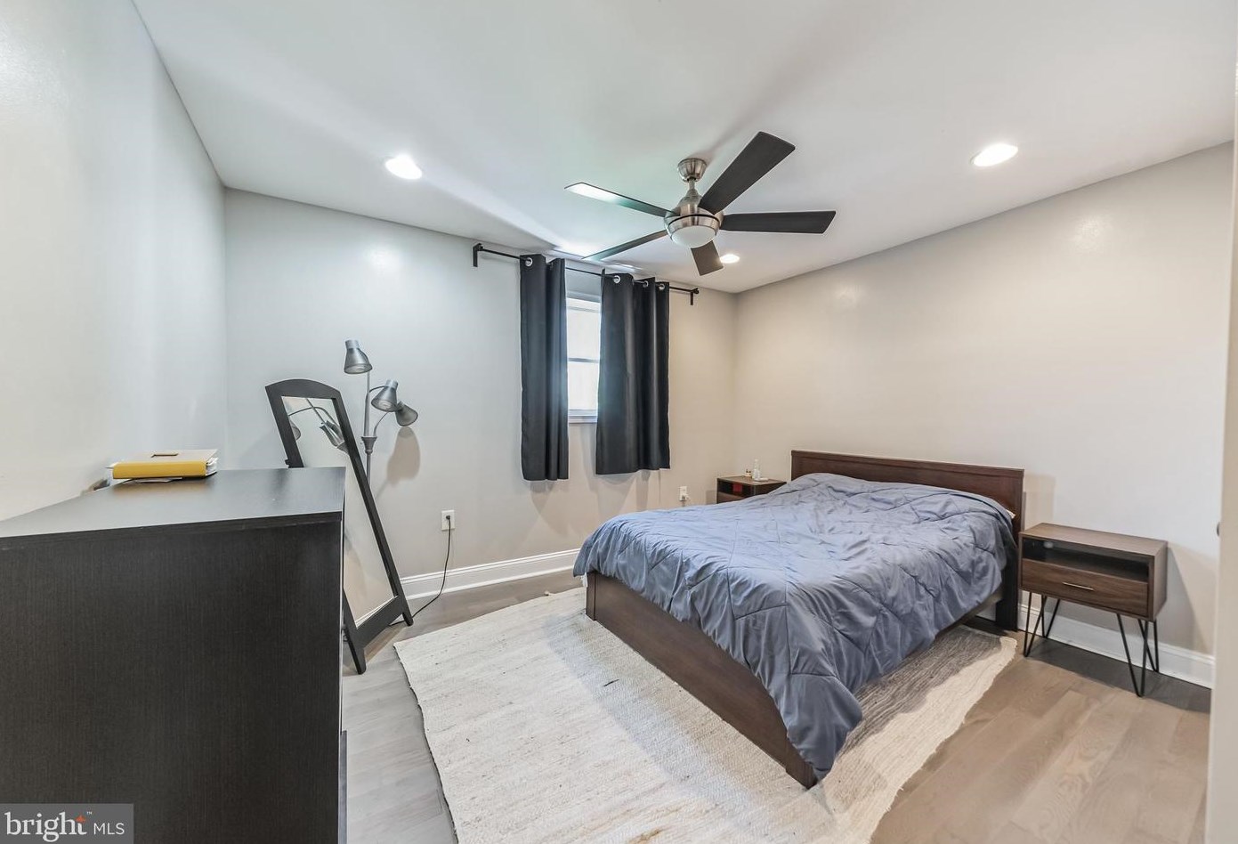 2122 Pierce St, Philadelphia PA  19145-1919 exterior