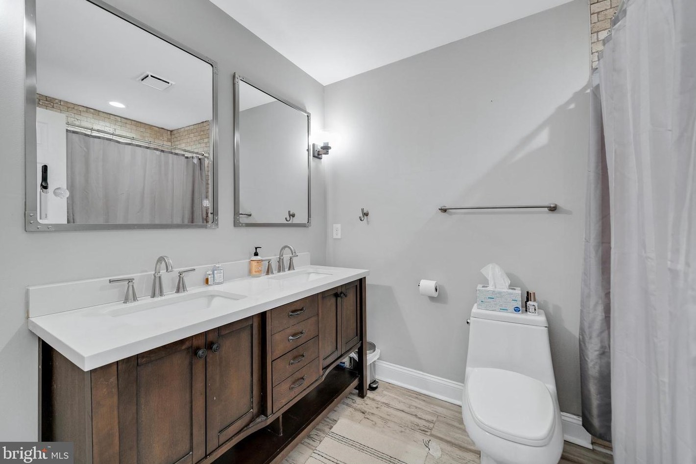 2122 Pierce St, Philadelphia PA  19145-1919 exterior