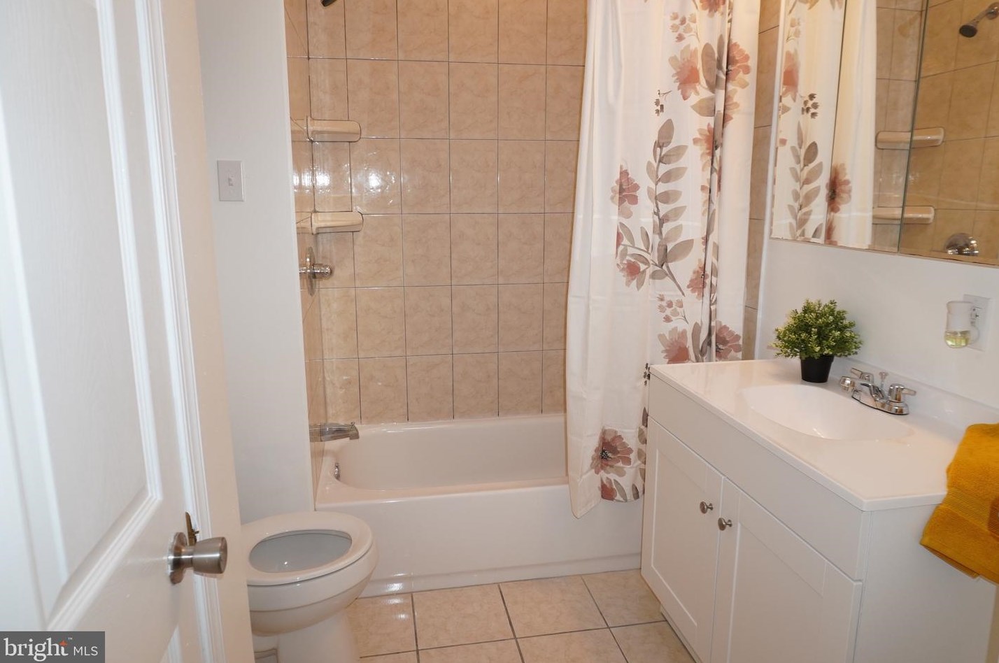 7387 Wheeler St, Philadelphia PA  19153-1420 exterior