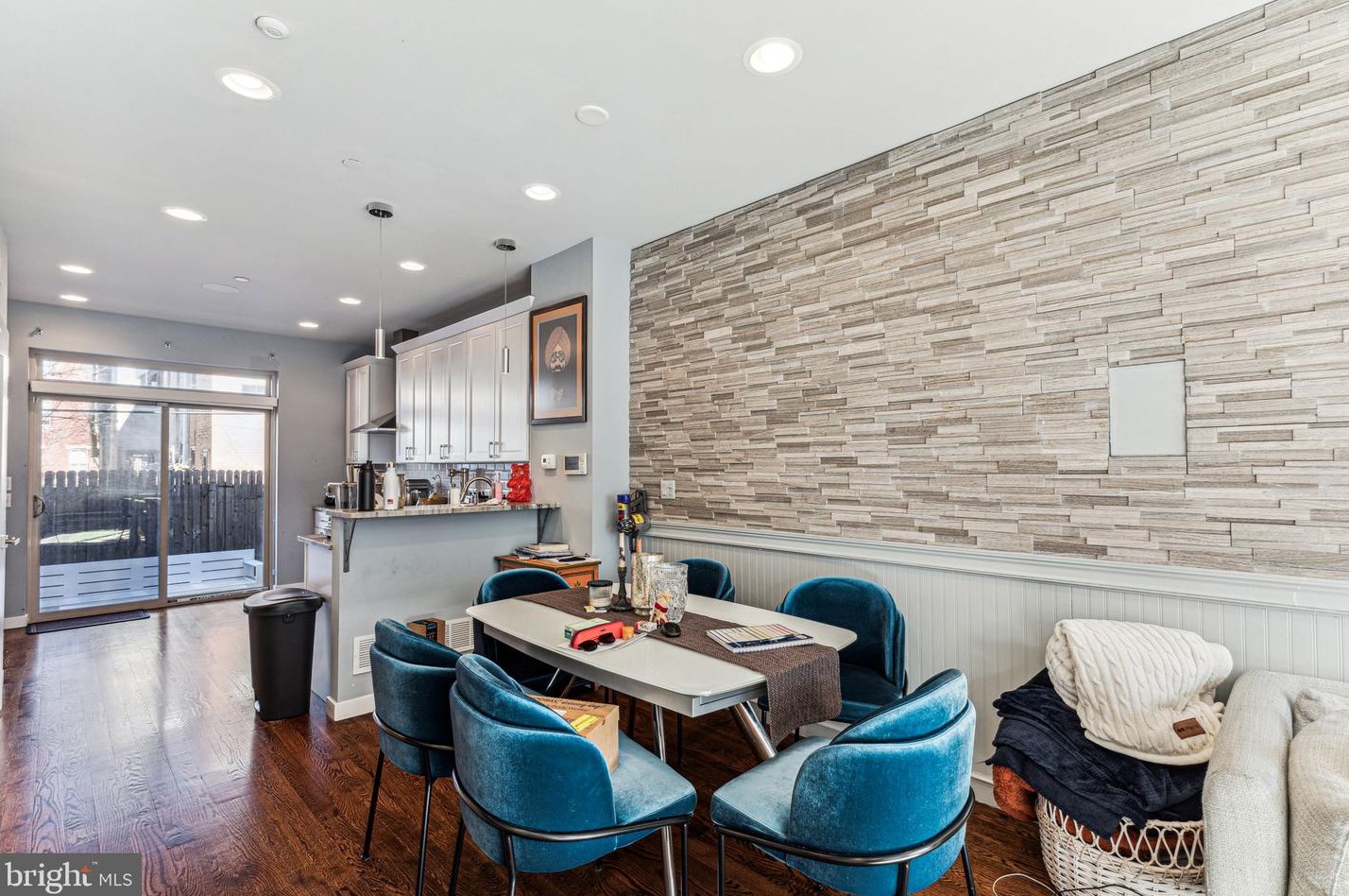 1527 Montrose St, Philadelphia PA  19146-2114 exterior