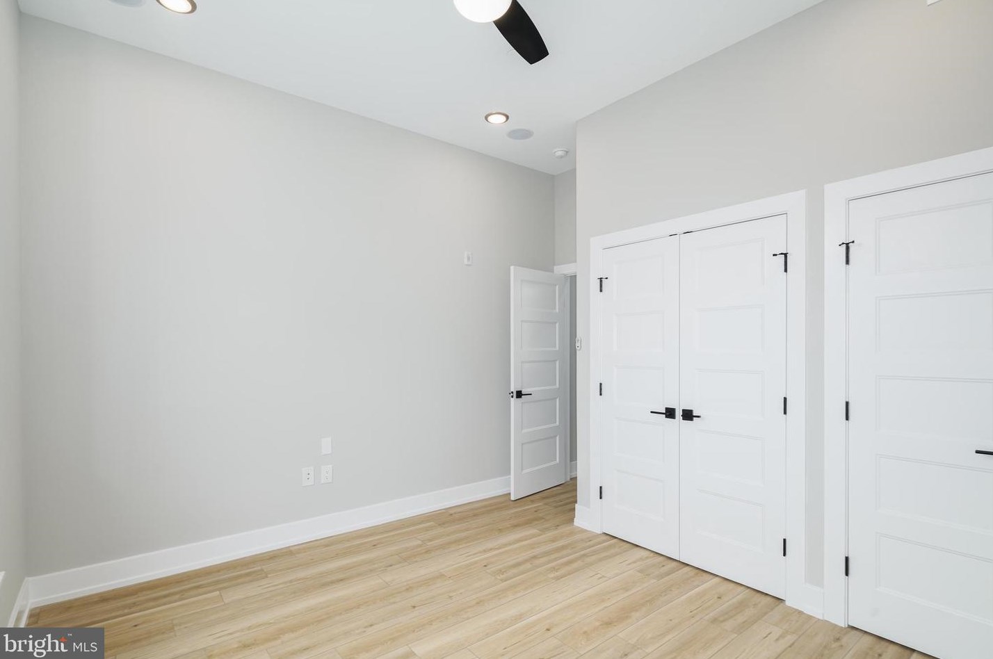 1341 Randolph St, Philadelphia PA  19122-4320 exterior
