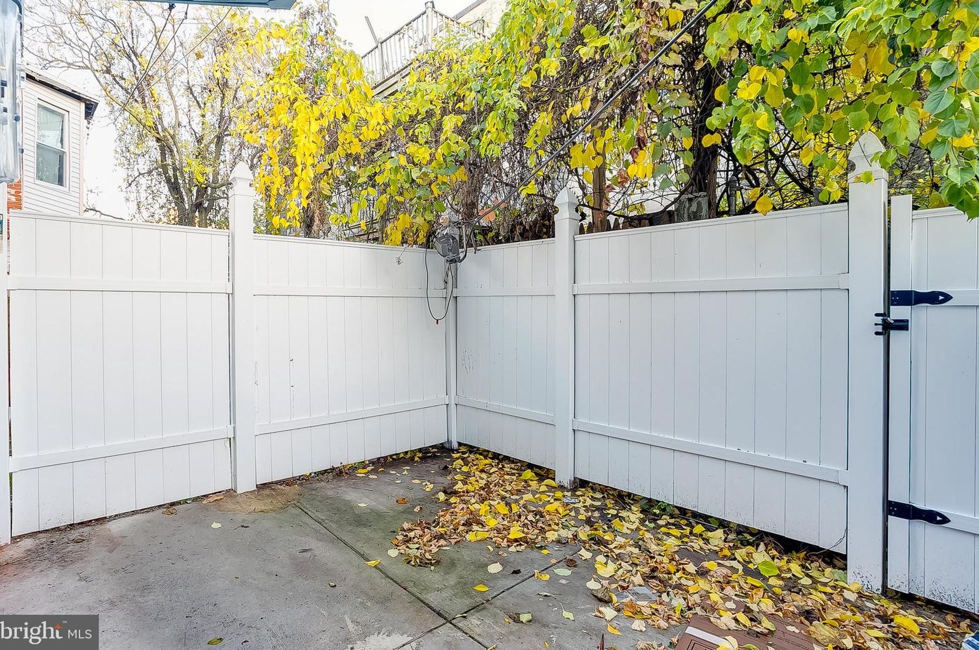 2510 Turner St, Philadelphia PA  19121-2841 exterior