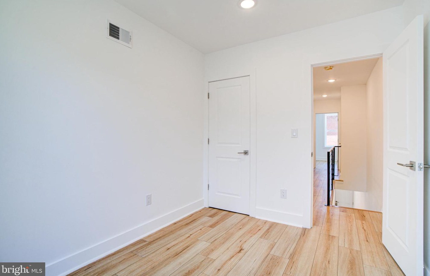 2052 Stella St, Philadelphia PA  19134-3635 exterior