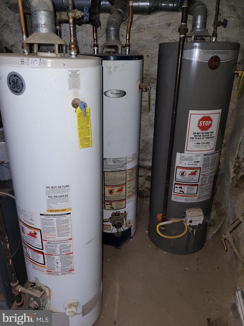 6633 Torresdale Ave, Philadelphia PA  19135-2827 exterior