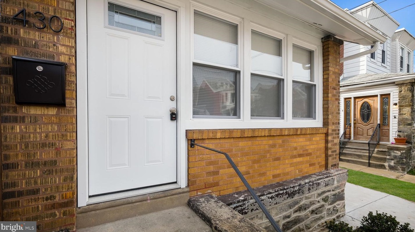 430 Hellerman St, Philadelphia PA  19111-5214 exterior