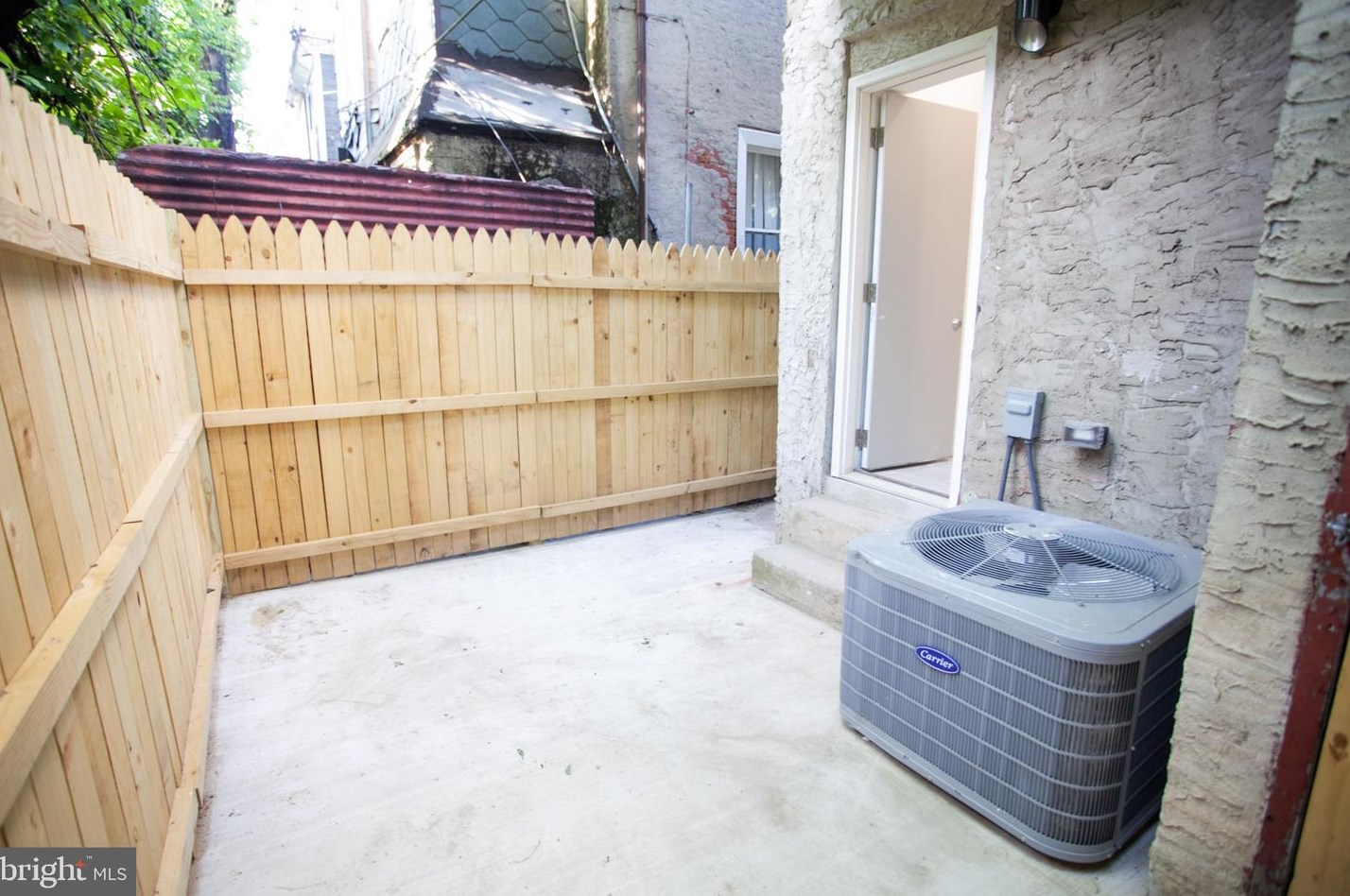 1814 Taney St, Philadelphia PA  19121-2612 exterior