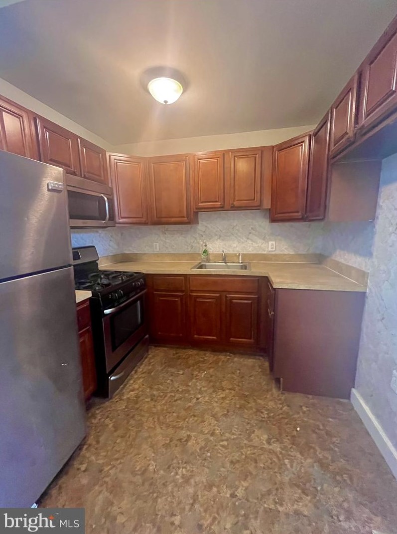 608 Clifton St, Philadelphia PA  19147-1921 exterior